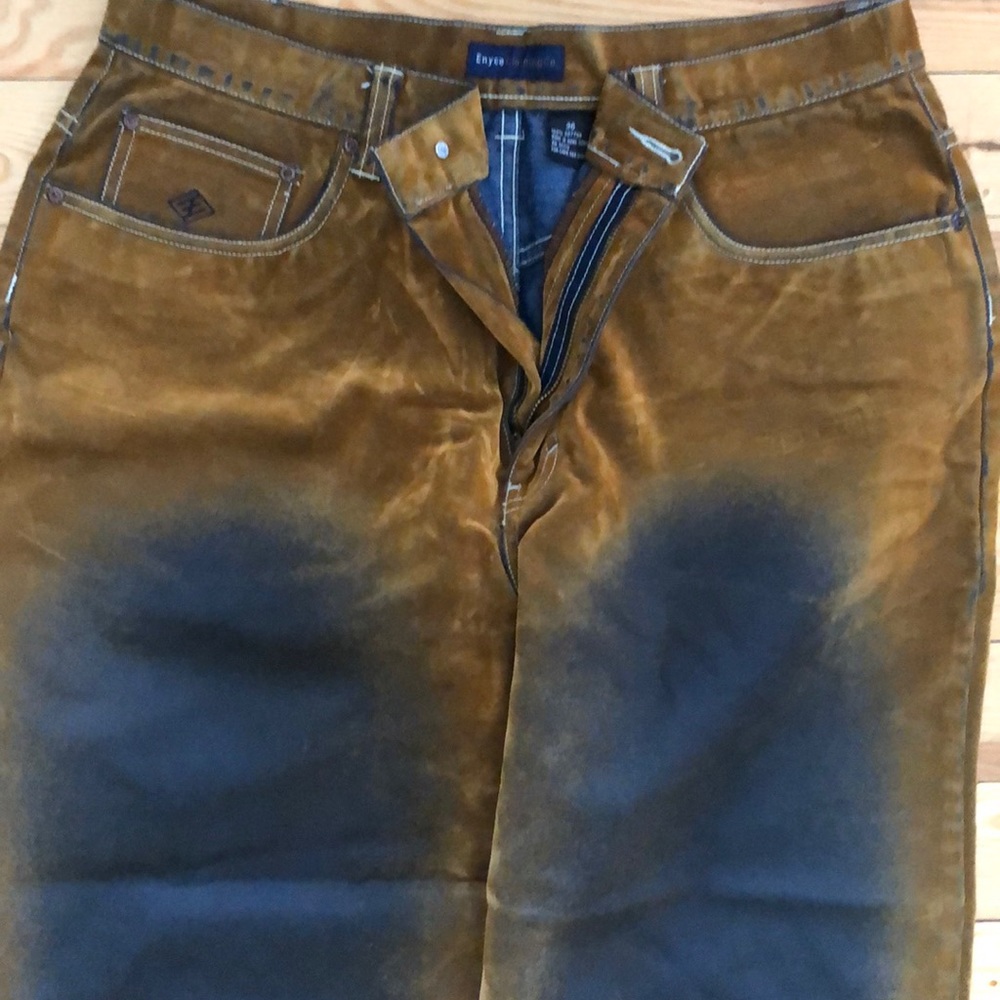 Clothes - Picture 2 of 5